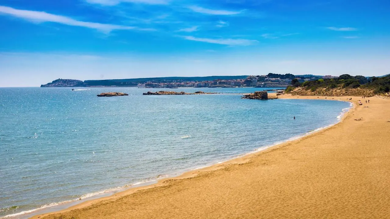 Confort L' Escala 0*,